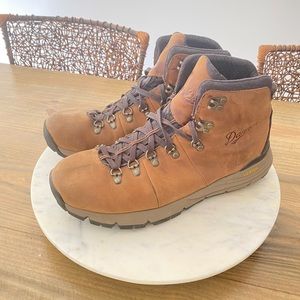 Danner Mountain 600 Rich Brown Size 9.